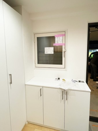 寒さ対策！断熱仕様のドアとインプラスで快適生活　港区S様邸